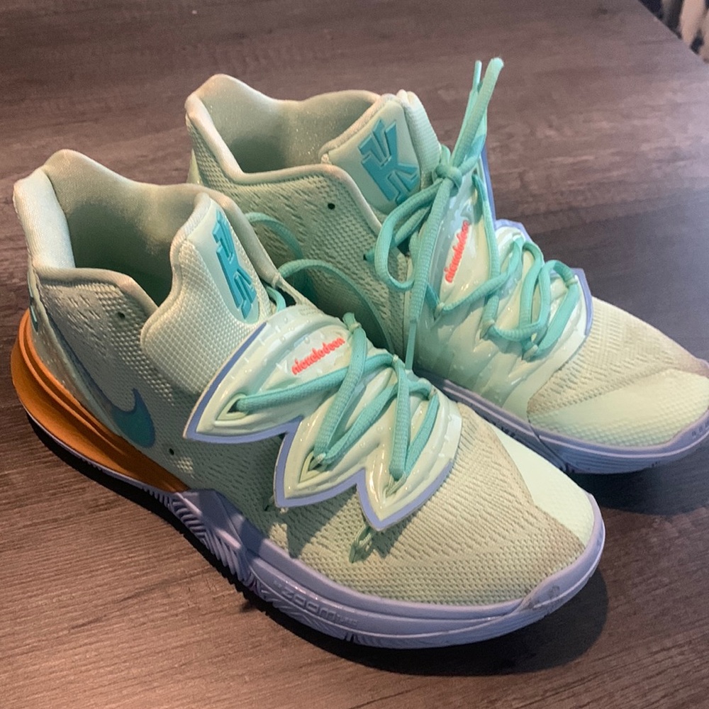Nike Kyrie Sqidward Shoes.  Size 8.5.  Barely worn. Light wear.